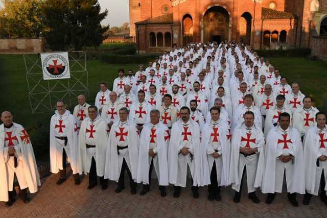 Giuramenti, croci rosse e lotta contro i satanisti: ecco chi sono i nuovi Templari